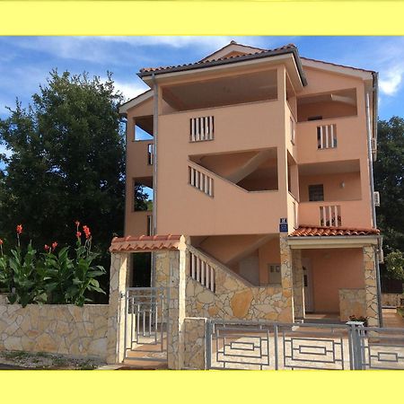 Apartments Coral, Klimno, Island Krk Экстерьер фото