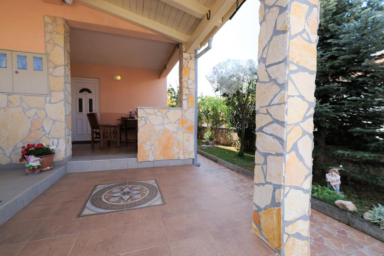 Apartments Coral, Klimno, Island Krk Экстерьер фото