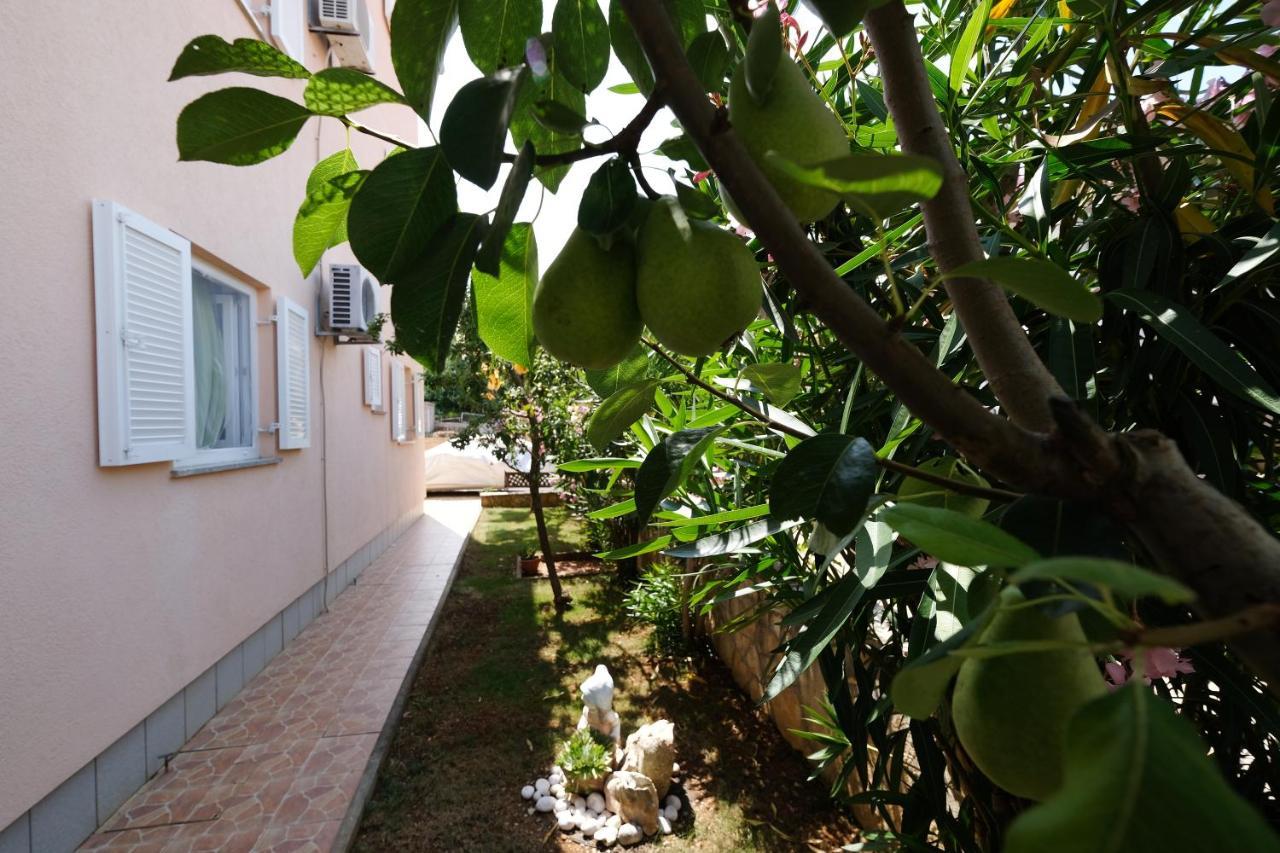 Apartments Coral, Klimno, Island Krk Экстерьер фото