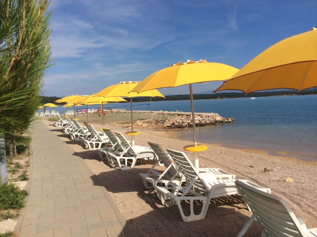 Apartments Coral, Klimno, Island Krk Экстерьер фото
